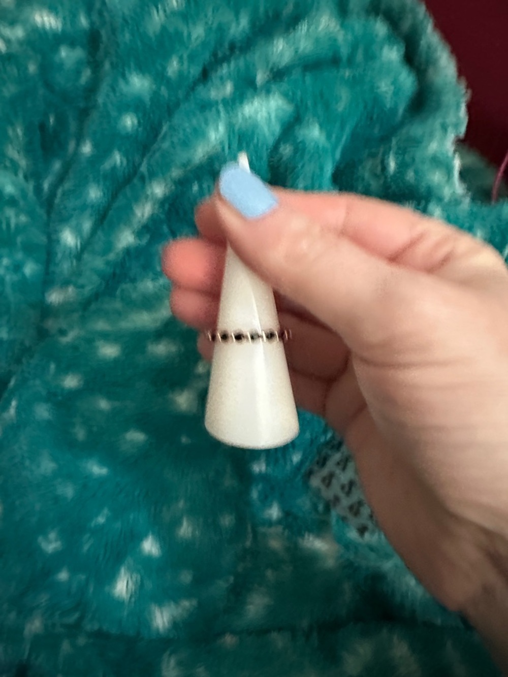 Bomb party size 7 rose gold and black stones